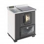 Cuisinière à granulés noire avec porte vitrée et panneau de contrôle, idéale pour une cuisine moderne et écologique.