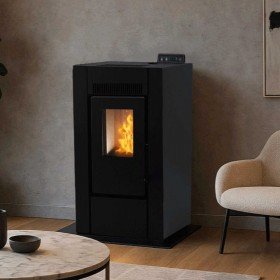 Poêle à granulés Free 9 de Linea VZ - 9 kW Free 9 poêle étanche Linea vz noir économique