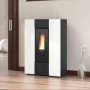 Poêles à granulés slim Marilena Plus 8kW canalisable élégamment intégrée dans un intérieur moderne et chaleureux