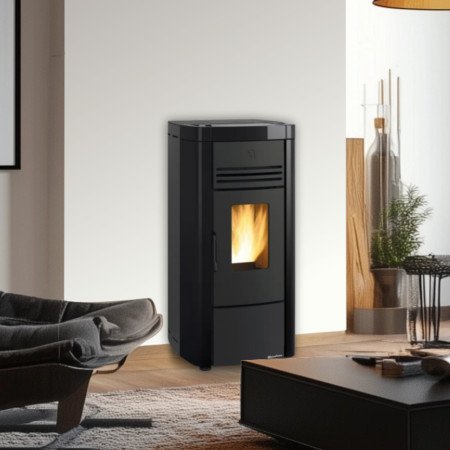 Poêle à granulés Angela Noir avec kit ventouse concentrique, WiFi et de la ligne Prestige pour chauffage efficient