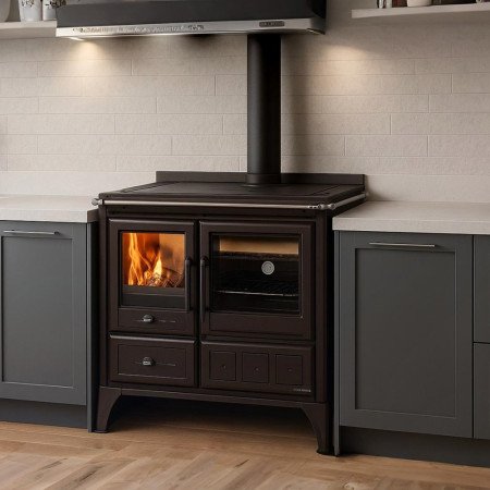 Cuisiniere a bois Gardenia XXL Chaleur stable et homogène pour des cuissons parfaites (pains, plats mijotés, pâtisseries…).