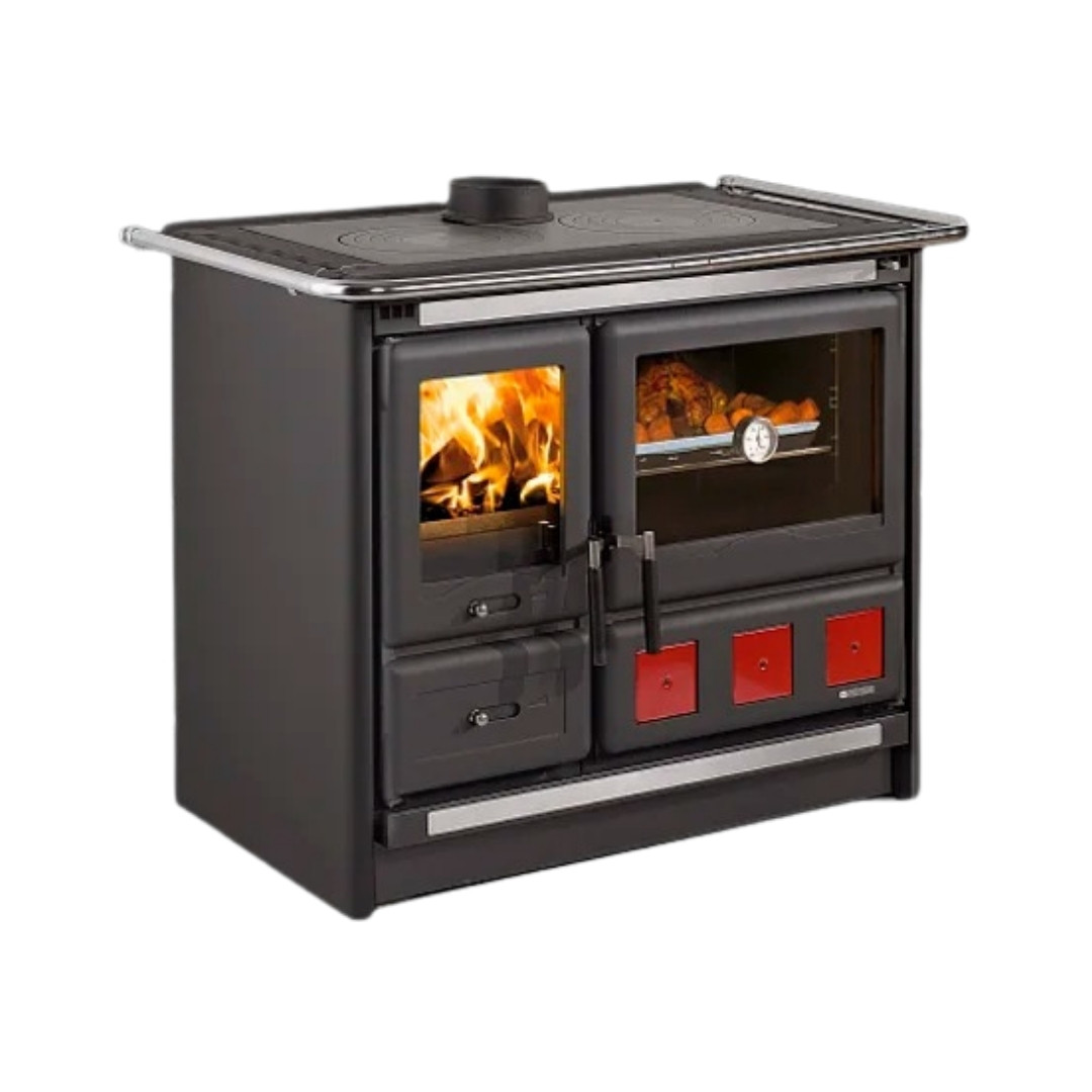 Cuisinière à bois Rosa XXL en acier noir avec four, plaque de cuisson et détails rouges, puissance 11 kW