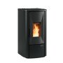 Poêle à granulés Lina Top 7kw noir avec vitre panoramique et flammes allumées