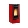Poêle à granulés Dahiana VFS rouge et noir 10 kW avec vitre panoramique et flamme allumée
