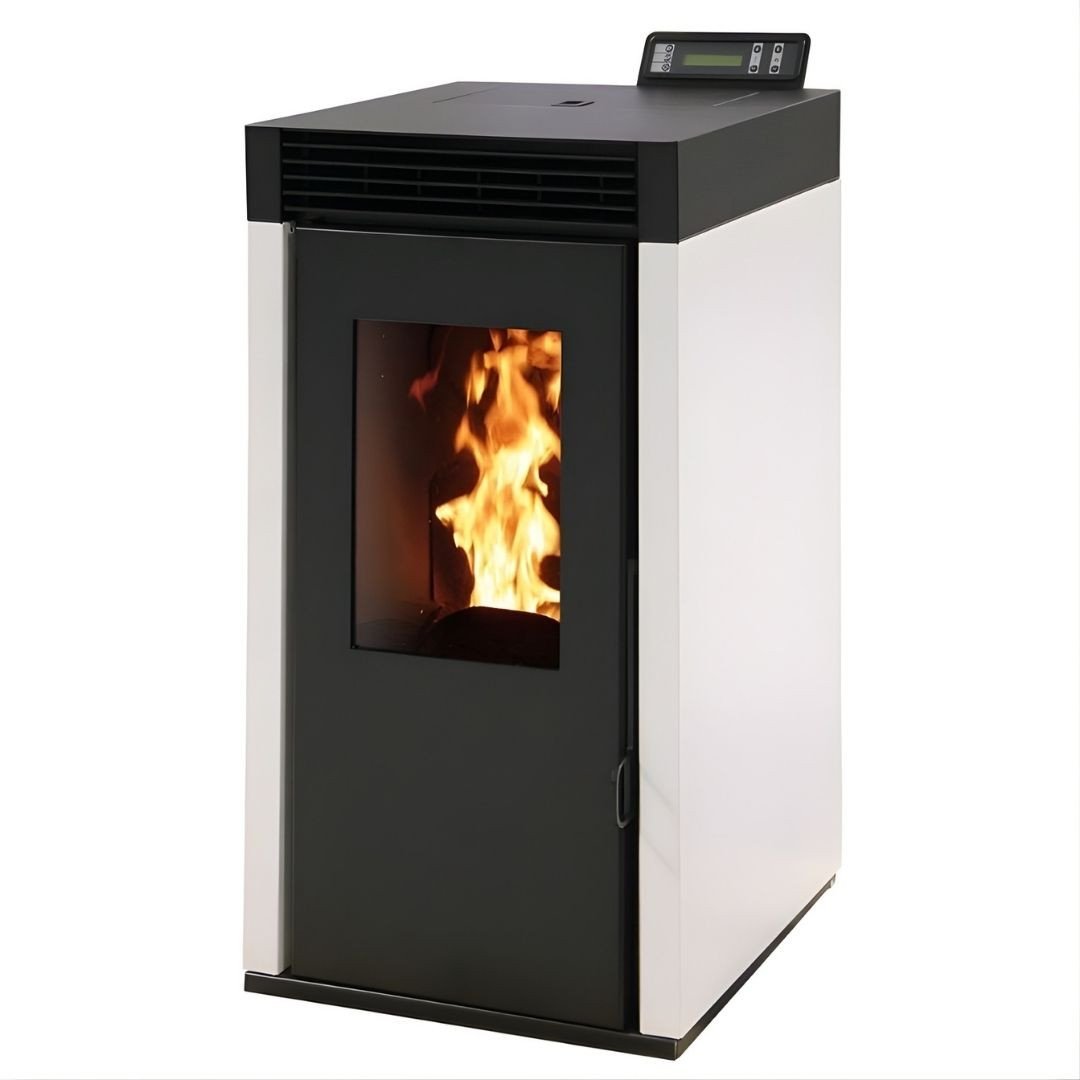 Poêle à granulés étanche Marina 6 de 7 kW blanc sur fond blanc