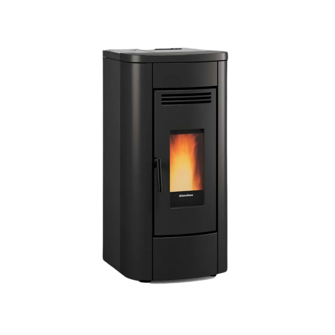Poêle à granulés Klaudia Plus 5.0 8 kW noir sur fond blanc