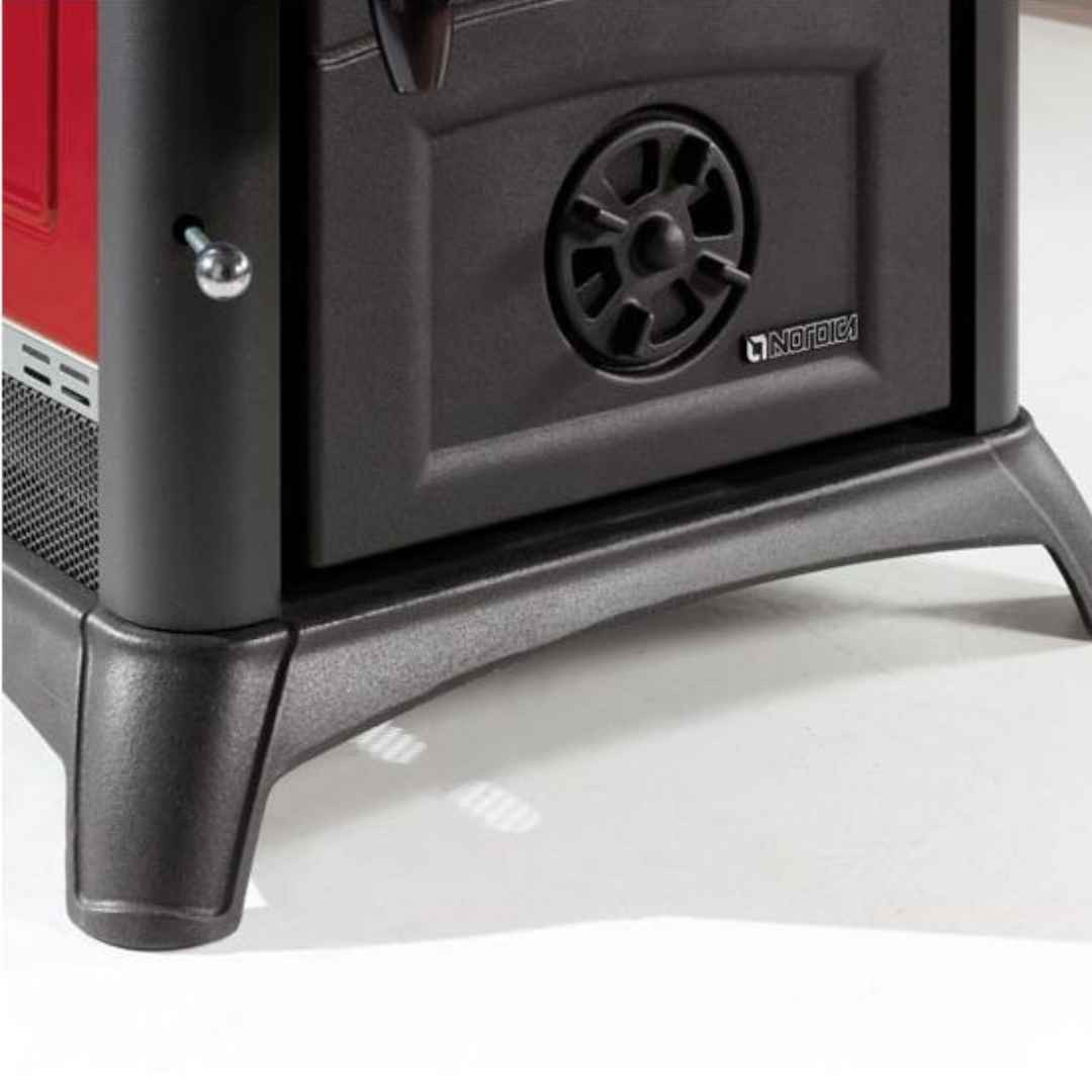 Détail de la partie basse du poêle à bois Gemma Forno.165 Ceramica 7,3 kW