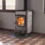 Poêle À Bois En Pierre Rossella R1.16 Petra 9 kW Installé Dans Un Intérieur Moderne