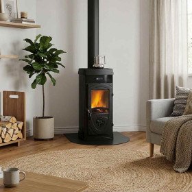 Poêle À Bois Super Junior 5 kW En Situation Dans Un Salon