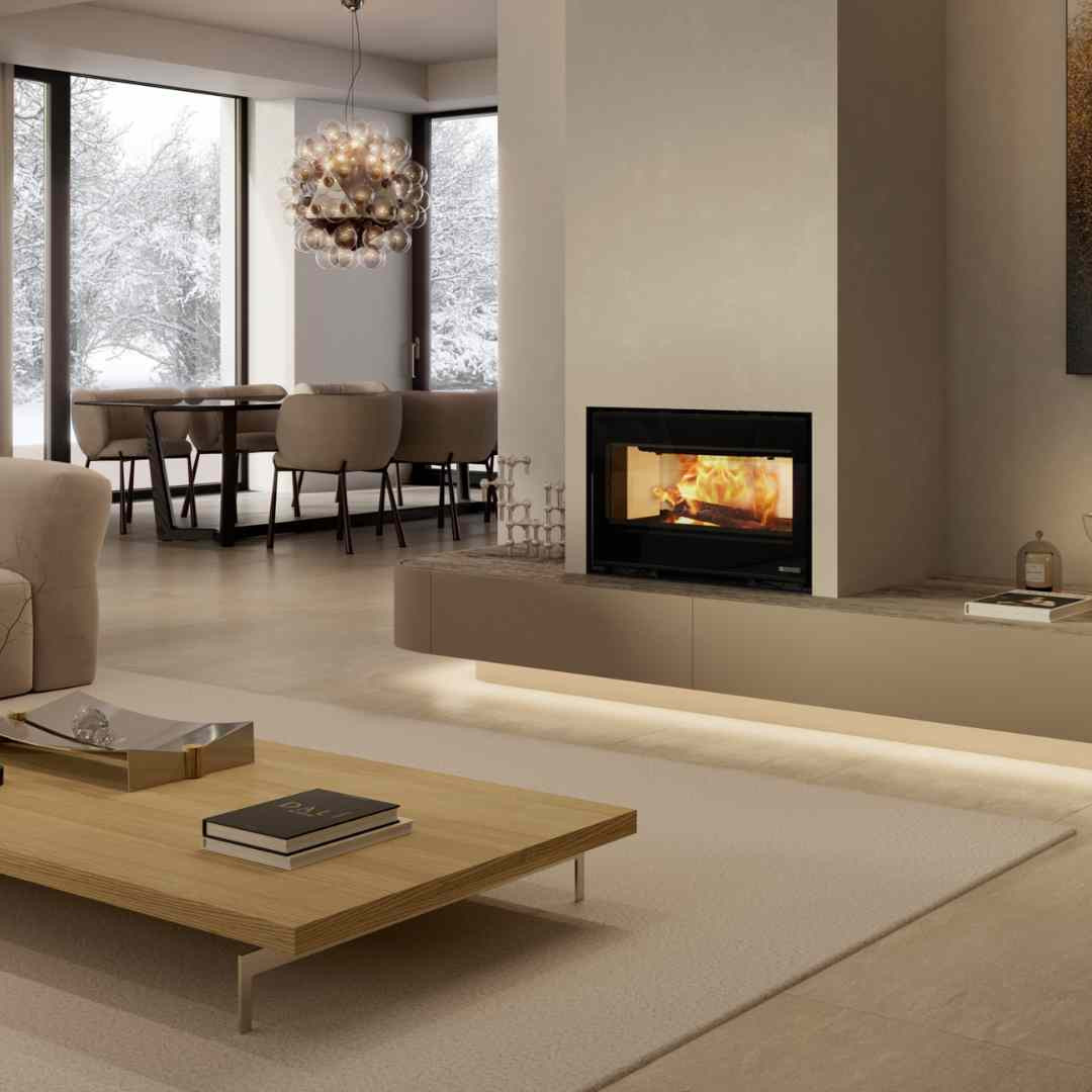 Insert à bois INSERTO 80 H49 LEAN 9,5 kW avec vitre panoramique et feu apparent