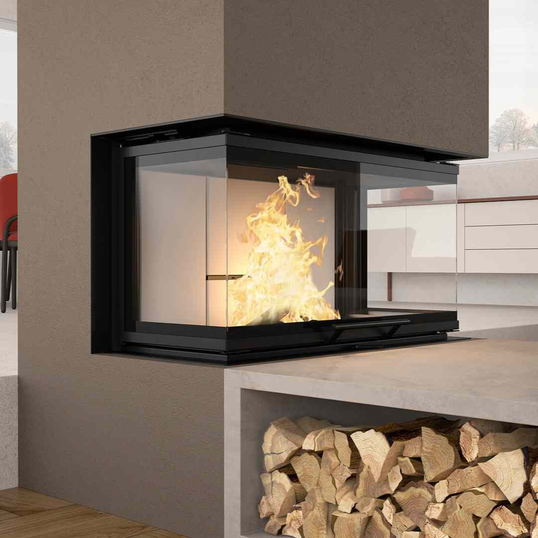 Insert cheminée à bois 3 faces MONOBLOCCO 3LC.165 12 kW intégré dans un intérieur moderne
