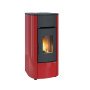 Poêle à granulés étanche Angelica Evo 8 kW rouge sur fond blanc
