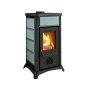 Poêle à bois Gemma Lean Petra 6,5 kW sur fond blanc