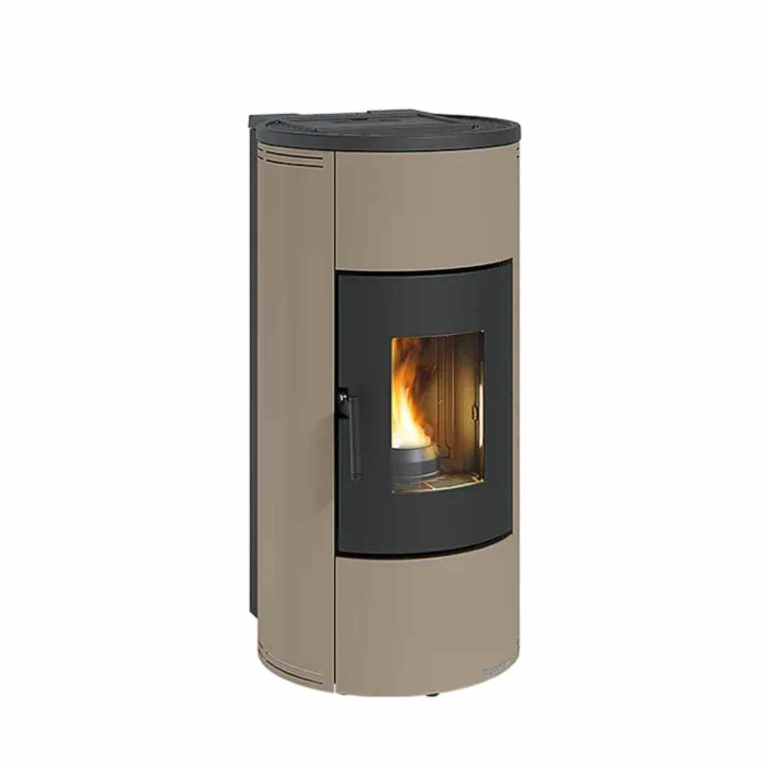 Poêle à granulés étanche canalisé Daniela Plus 8 kW finition sable sur fond blanc