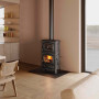 Poêle à bois en fonte avec four ISETTA FORNO 8,2 kW installé dans un salon