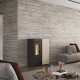 Poêle à granulés étanche et canalisable Annalisa Plus Gres Evo 12 kW installé dans un salon moderne