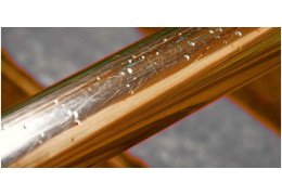 Nettoyer efficacement les barres en laiton sur une cuisinière à bois